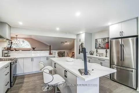 768 Grace St, Newmarket, ON L3Y 2L3