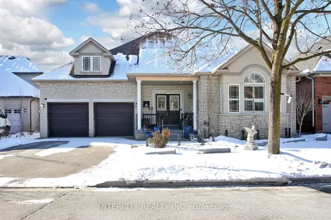 36 Woodland Trail Crt, Vaughan, ON L4L 9H9