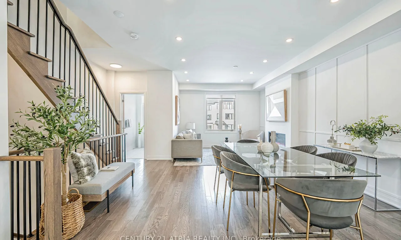 6 Tulocay Lane, Markham, ON L6E 0W2