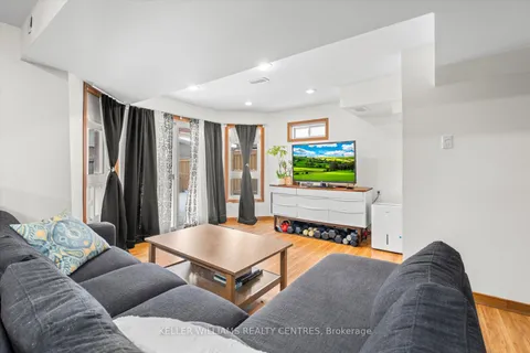 39 Silverstone Cres, Georgina, ON L4P 4A4