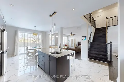 59 Gillings St, Markham, ON L6C 0G3