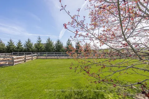 5556 10th Sideroad Road, Essa, ON L0L 1N0