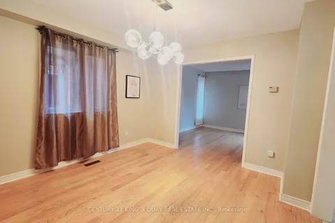 22 Elmpark Crt, Richmond Hill, ON L4C 9T8