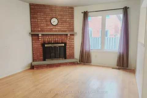 22 Elmpark Crt, Richmond Hill, ON L4C 9T8