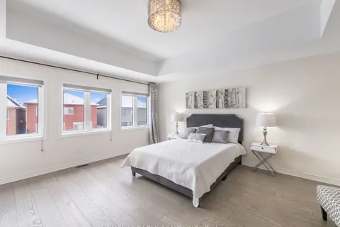 4 Goldeneye Dr, East Gwillimbury, ON L9N 0S6