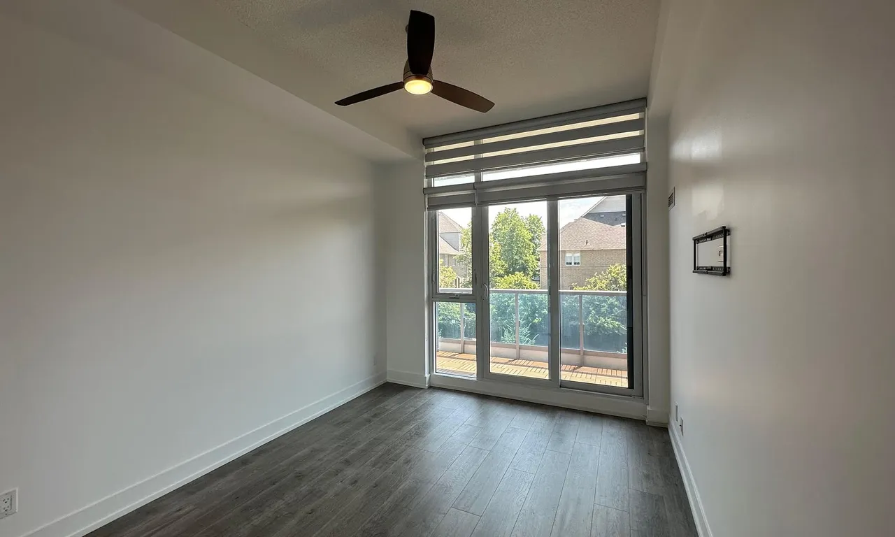 Condo Apt kitchen at 9471 Yonge St Richmond Hill