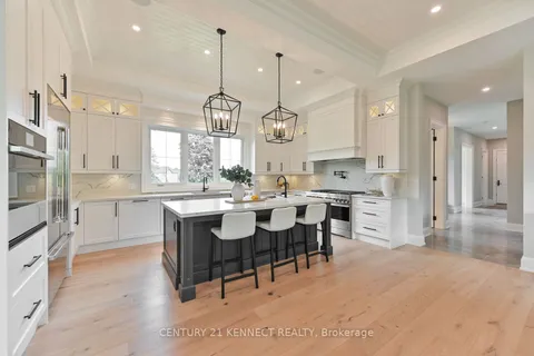 6453 Aurora Rd, Whitchurch-Stouffville, ON L4A 3K6