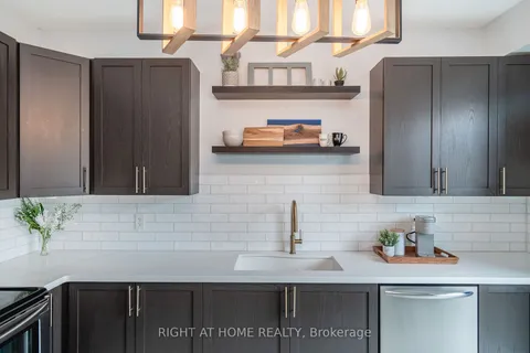 34 Blanchard Cres, Essa, ON L0M 1B5