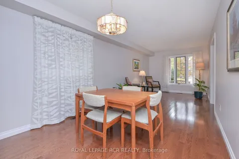 507 Blackstock Rd, Newmarket, ON L3Y 8H8