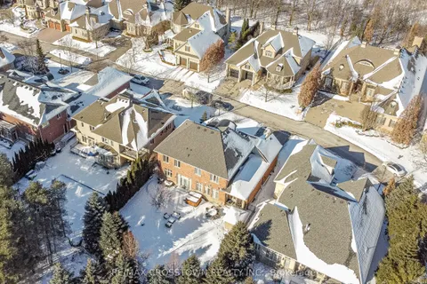 101 COUNTRY CLUB Drive, King, ON L7B 1M4