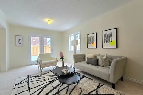 19 Living Cres, Markham, ON L6C 0T7