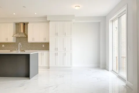 22 Red Blossom Crt, Whitchurch-Stouffville, ON L4A 4V1