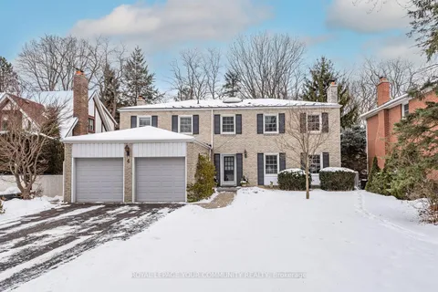 4 Alcaine Crt, Markham, ON L3T 2G7