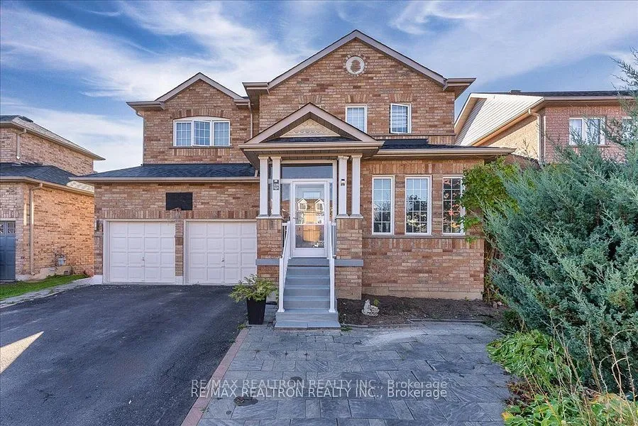 129 Flagstone Way, Newmarket, ON L3X 2Z8