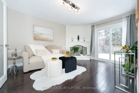 72 Croteau Cres, Vaughan, ON L4J 5S6