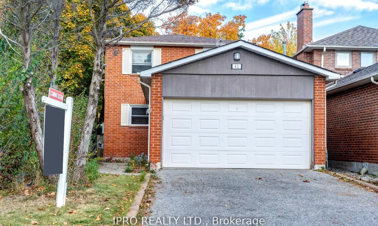 42 Lund St, Richmond Hill, ON L4C 5V7