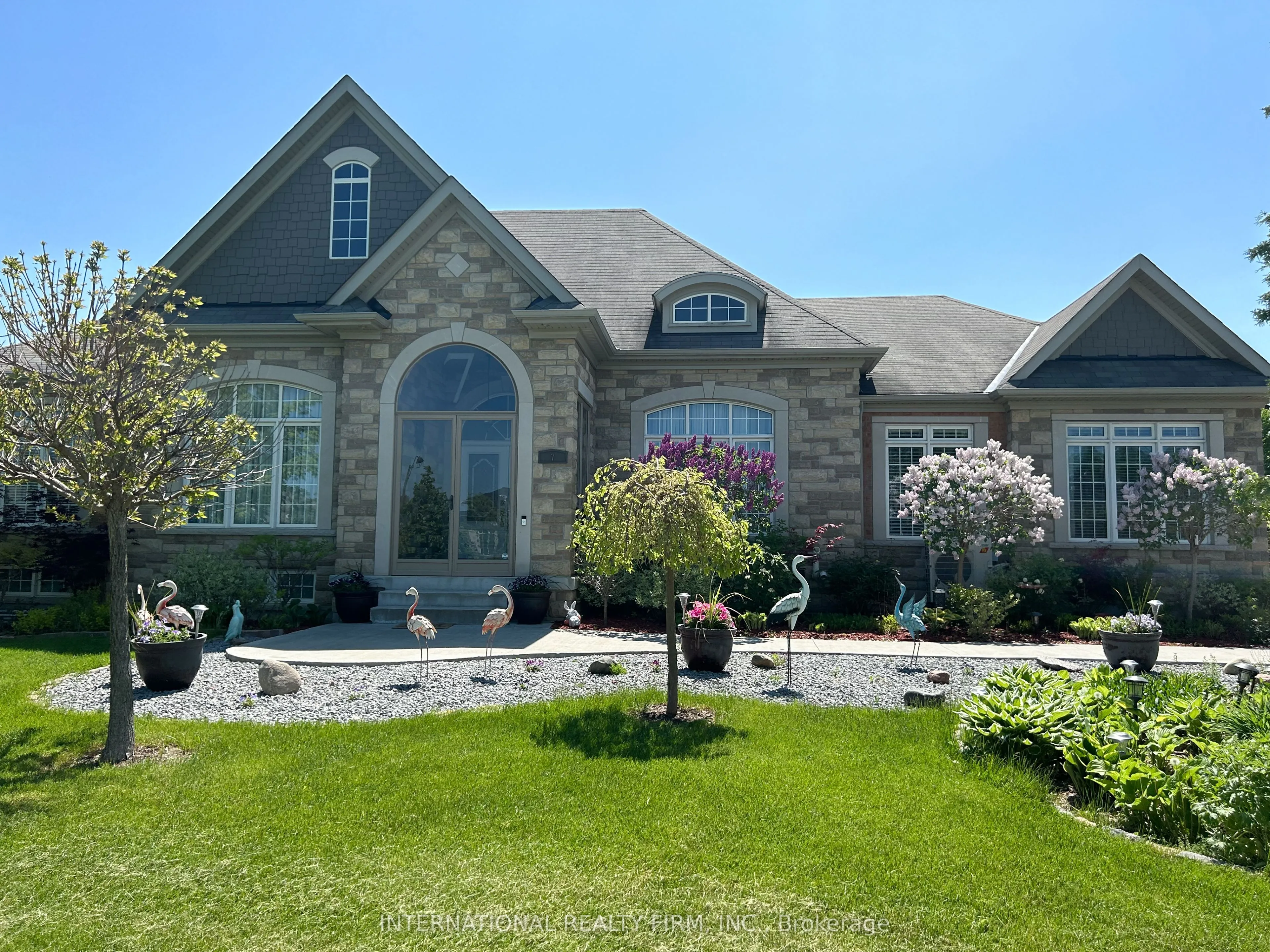 7 Wolford Court, Georgina, ON L4P 0B1