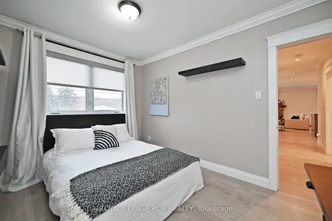 93 Queen St, Newmarket, ON L3Y 2E7
