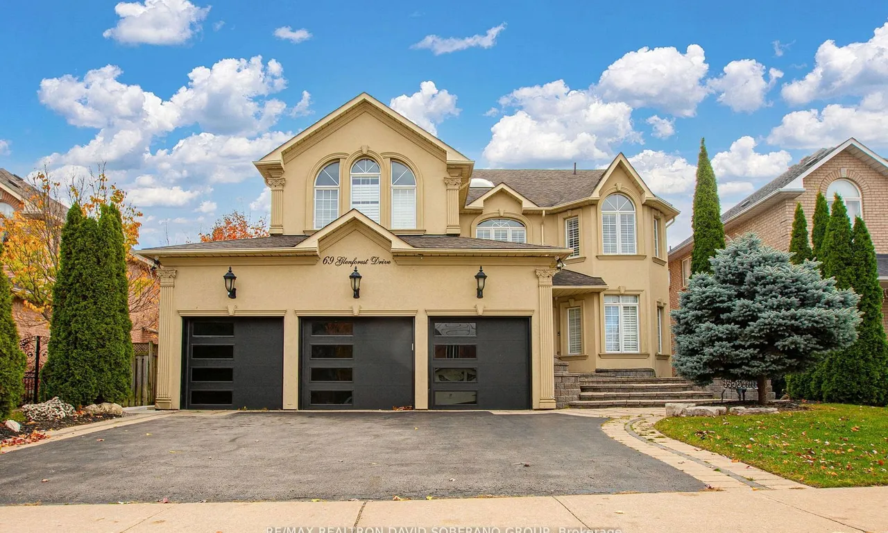 69 Glenforest Dr, Vaughan, ON L4J 6K5