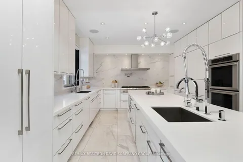 69 Glenforest Dr, Vaughan, ON L4J 6K5
