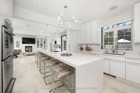 69 Glenforest Dr, Vaughan, ON L4J 6K5