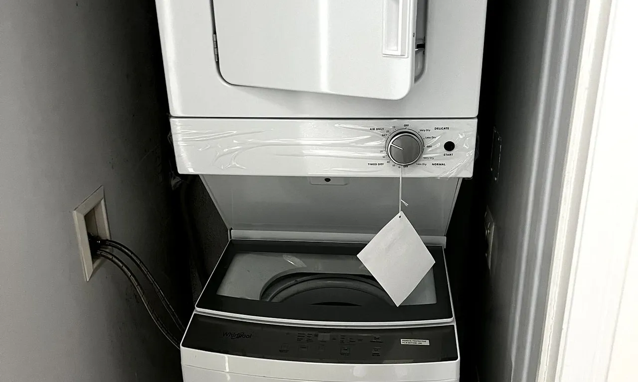 Condo Apt kitchen at 75 King William Cres Richmond Hill