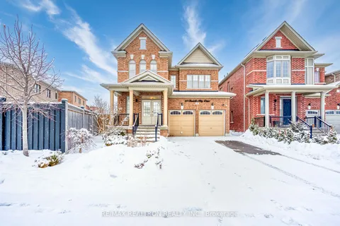 60 Charlotte Abby Dr, East Gwillimbury, ON L9N 1G5
