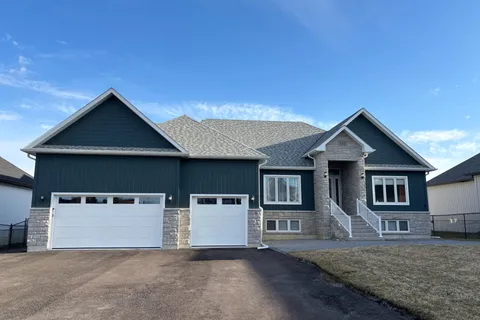 141 Lake Drive, Georgina, ON L4P 3E9
