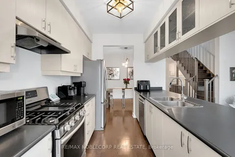 94 Denarius Cres, Richmond Hill, ON L4E 5B6