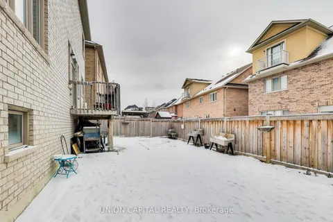 918 Ernest Cousins Circle, Newmarket, ON L3X 0B7