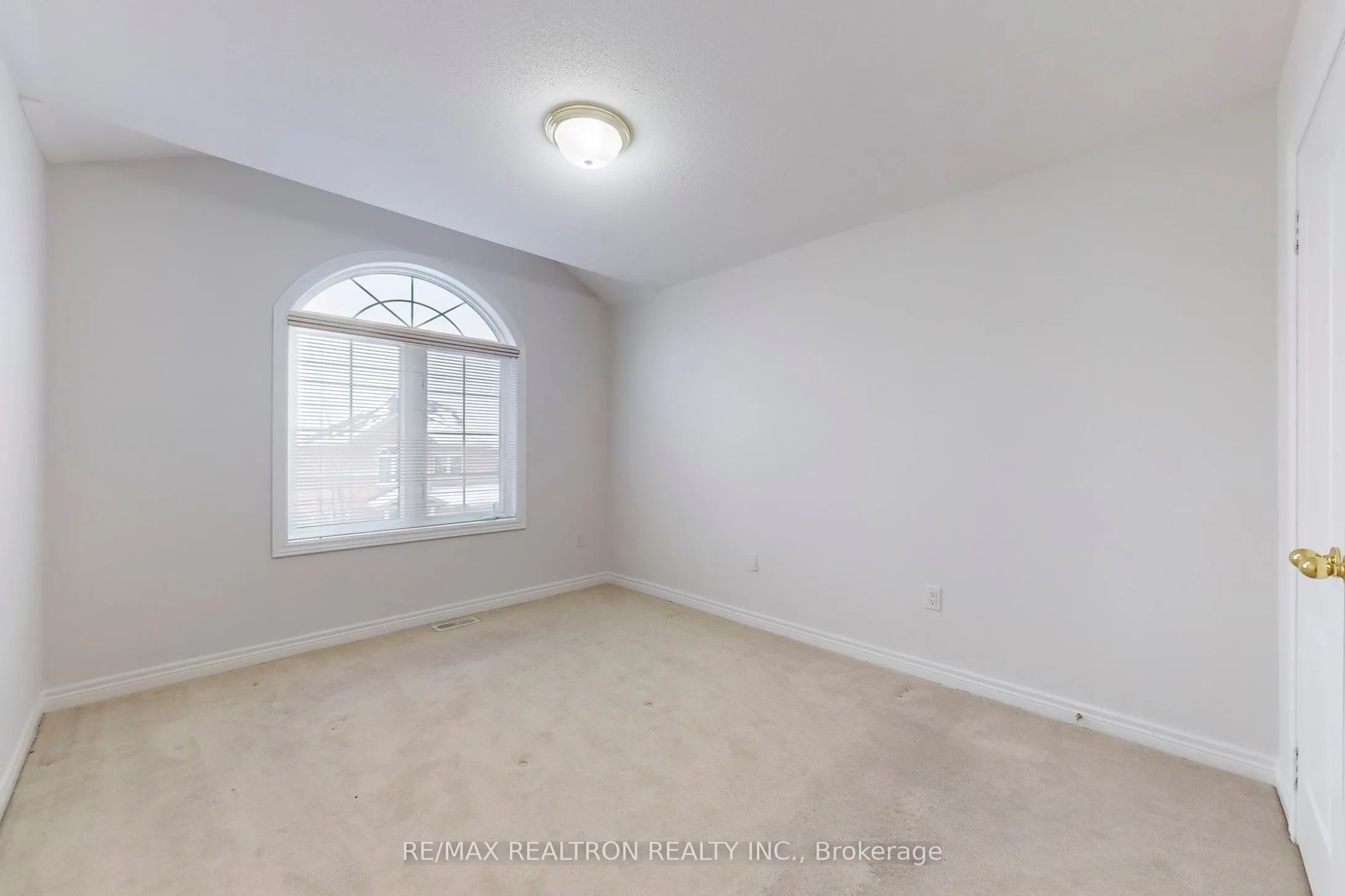 8 Townwood Drive, Richmond Hill, ON L4E 4Y3