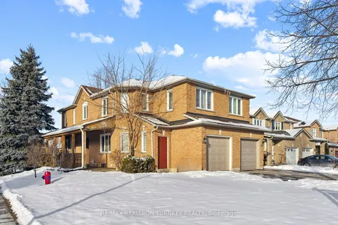 551 Carberry St, Newmarket, ON L3X 2A7