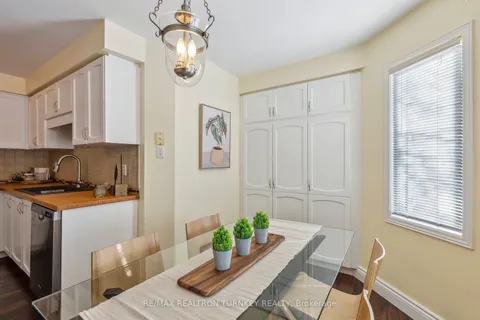 551 Carberry St, Newmarket, ON L3X 2A7