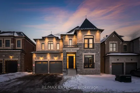 15 Seraville St, Vaughan, ON L3L 0H1