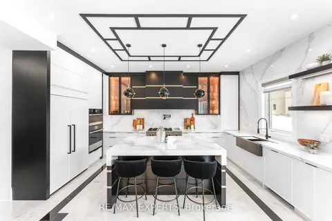 15 Seraville St, Vaughan, ON L3L 0H1