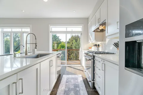 13 Ingleside St, Vaughan, ON L4L 0H9