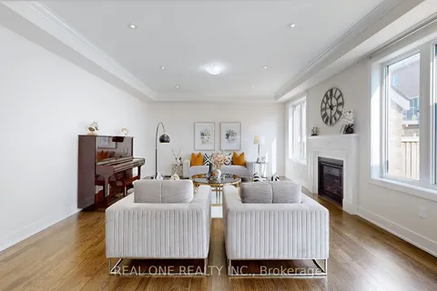 7 Murray Leona Lane, East Gwillimbury, ON L9N 0Y7