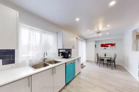 173 Garden Ave, Georgina, ON L4P 2L2