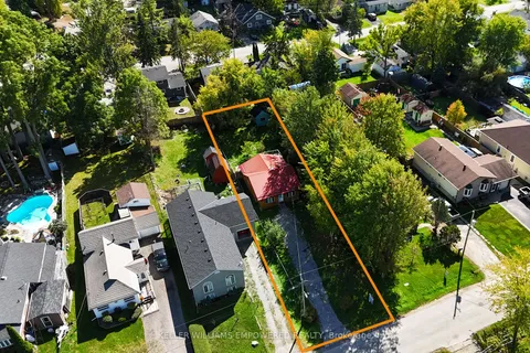 229 Elm Avenue, Georgina, ON L4P 2V2
