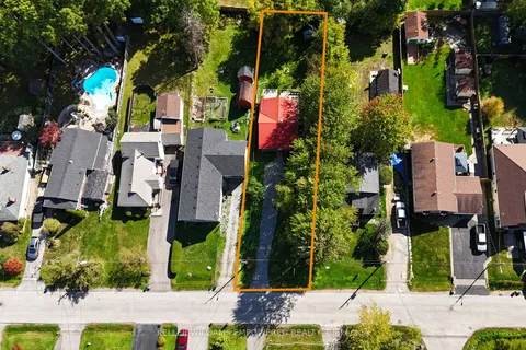 229 Elm Avenue, Georgina, ON L4P 2V2