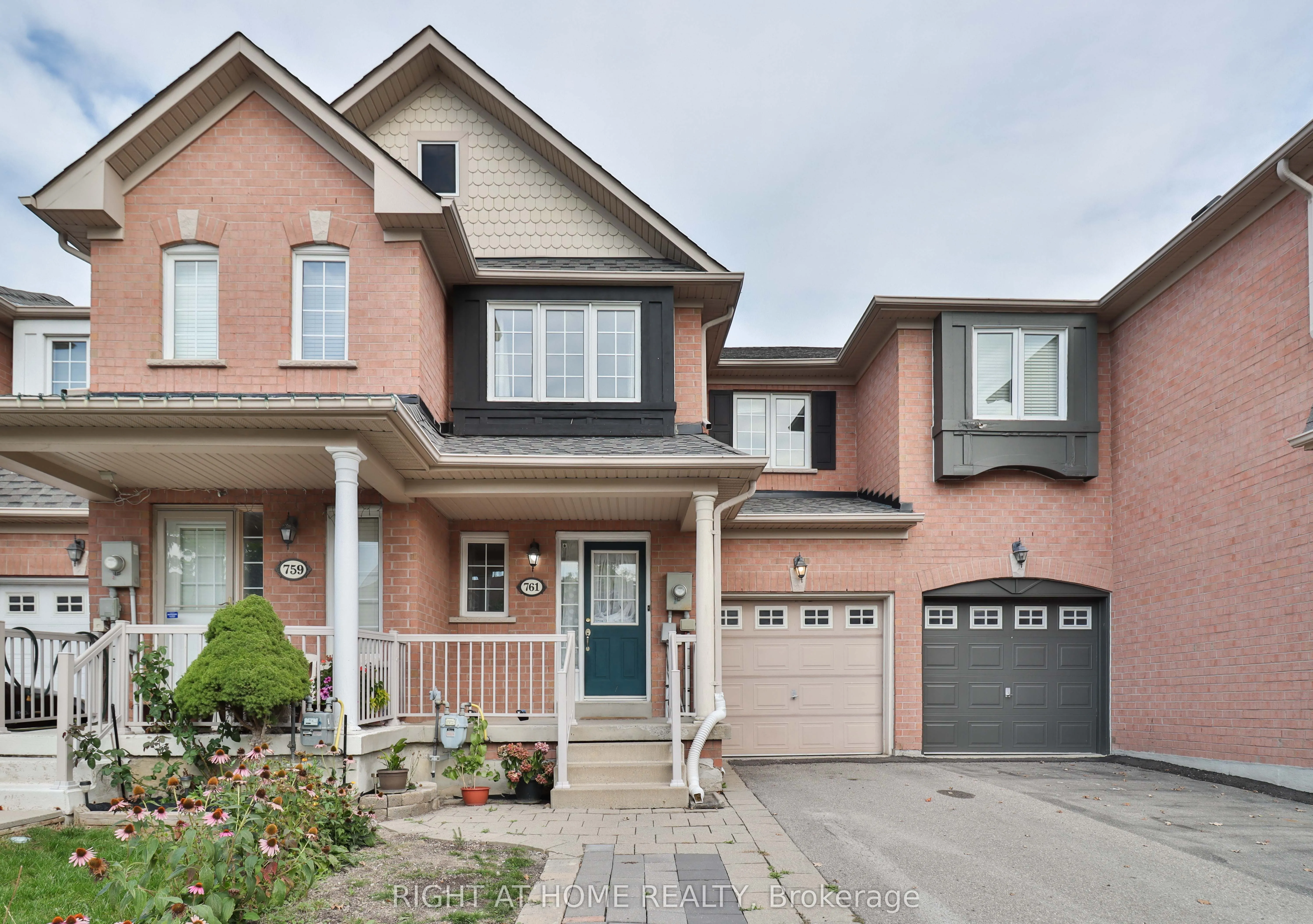 761 Joe Persechini Drive, Newmarket, ON L3X 2S6