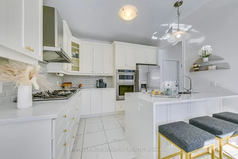 103 Jinnah Ave, Markham, ON L3S 0G4