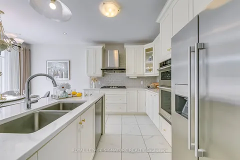 103 Jinnah Ave, Markham, ON L3S 0G4