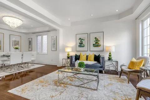 1008 Sherman Brock Circ, Newmarket, ON L3X 0B8