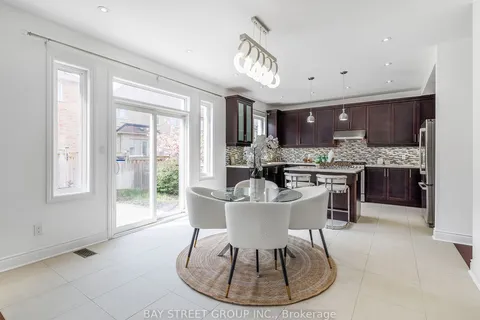 1008 Sherman Brock Circ, Newmarket, ON L3X 0B8