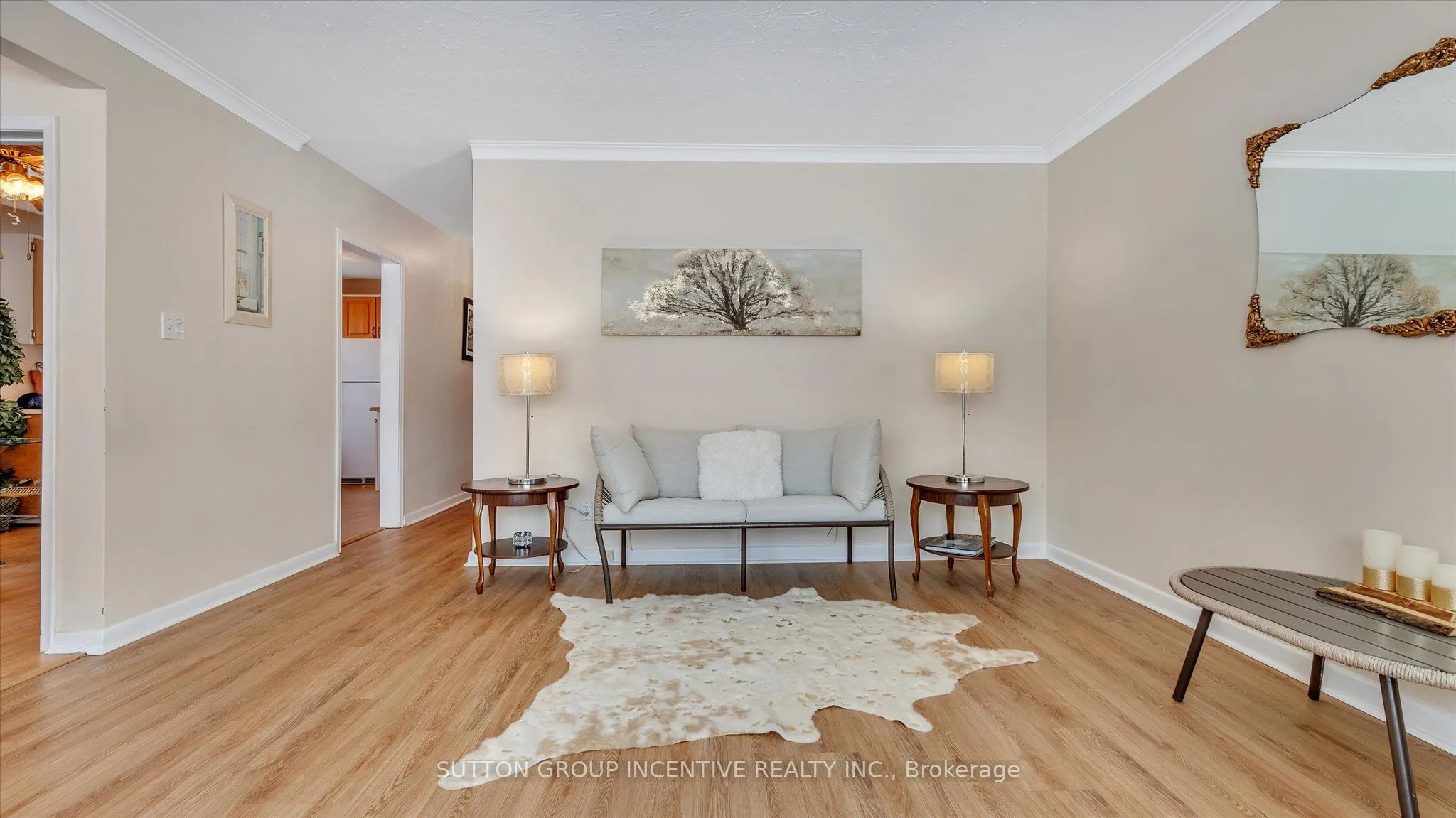 8 Webster Drive, Aurora, ON L4G 2A5