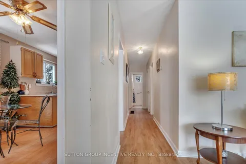 8 Webster Drive, Aurora, ON L4G 2A5