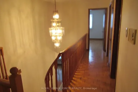 138 VENETIAN Cres, Vaughan, ON L4L 5E8
