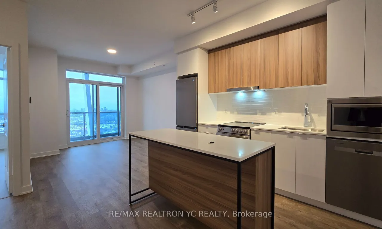 Condo Apt 1 bedroom 1 bathroom at 30 Upper mall Way in Vaughan - MLS# N11963726