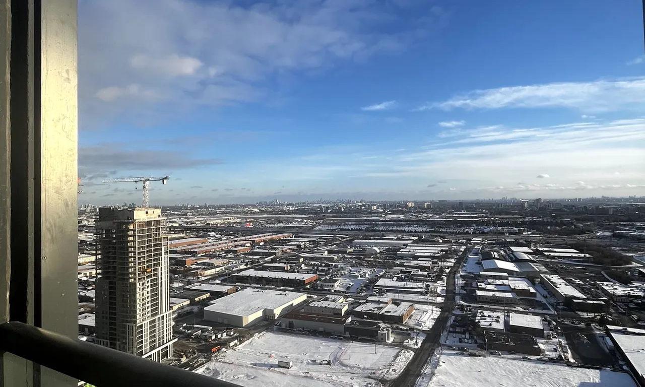Condo Apt kitchen at 2920 Highway 7 Vaughan